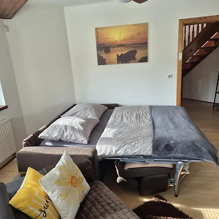 Prazdninovy Dum S Vyhrivanym Bazenem A Krbem